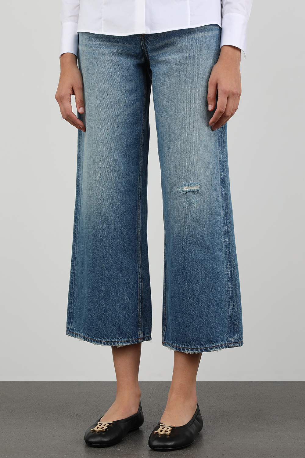 נעלי בלרינה שחורות מעור עם אלמנט מוזהב